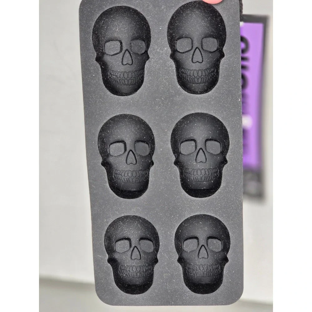 Ghoulish Black Silicone Skull Baking Candy Mold 6 Cavity Halloween Tray NWT